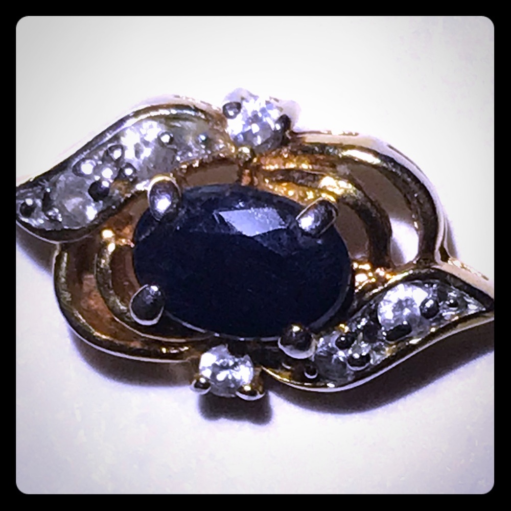 Ceylon Sapphire & Diamond Pendant